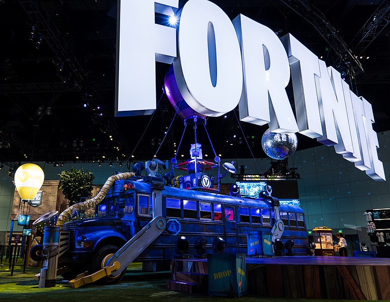 Fortnite Battle Bus