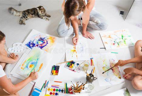 people drawing