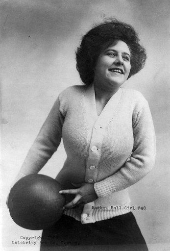 old woman player