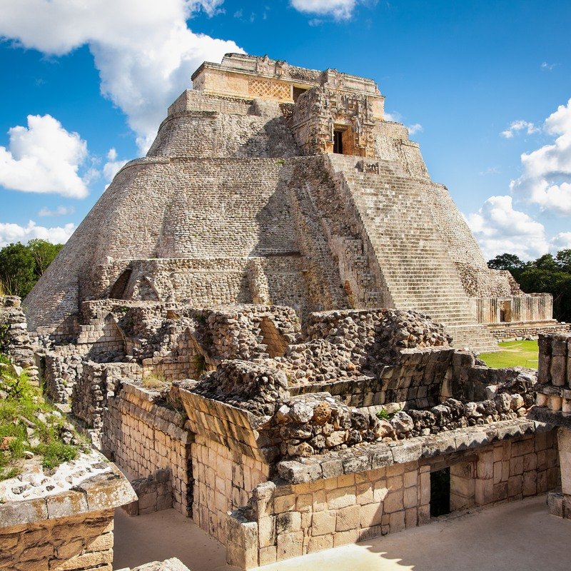 ruins of mayan pyramids