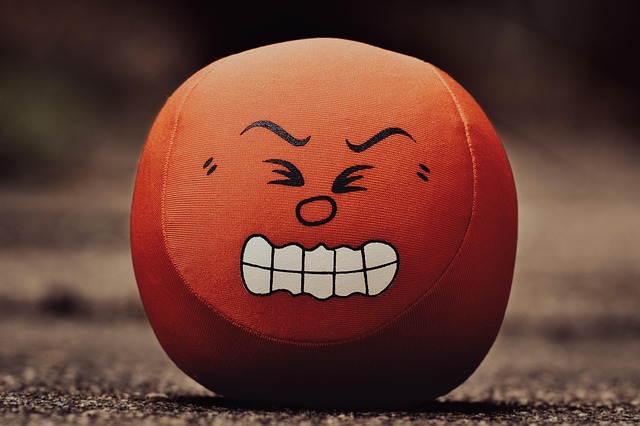 grit emoji on rocky ground