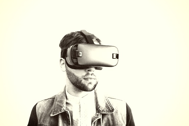 Vr W Man