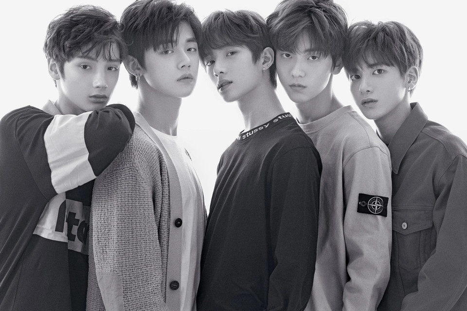 txt black and white