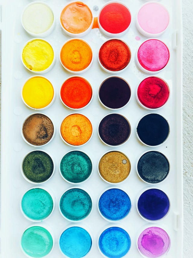 Image of multicolored paint pallet