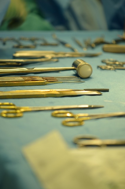 tools a surgeon uses