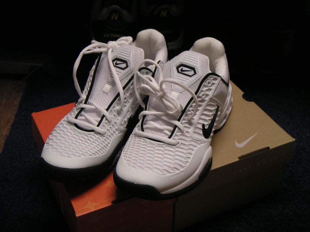 Men's Tennis Shoes