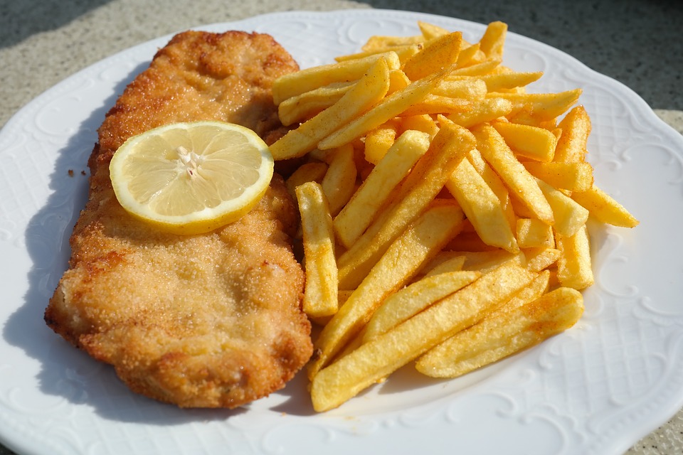 Schnitzel mit Pommes