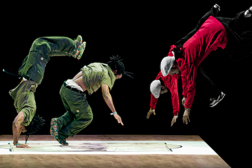 breakdancers